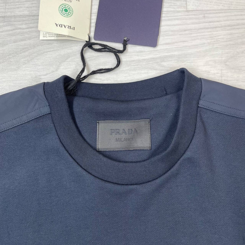 Prada International Grip Crew Neck Arm Pocket Jumpers Mens in 2 Colors UK Reps AAA Quality