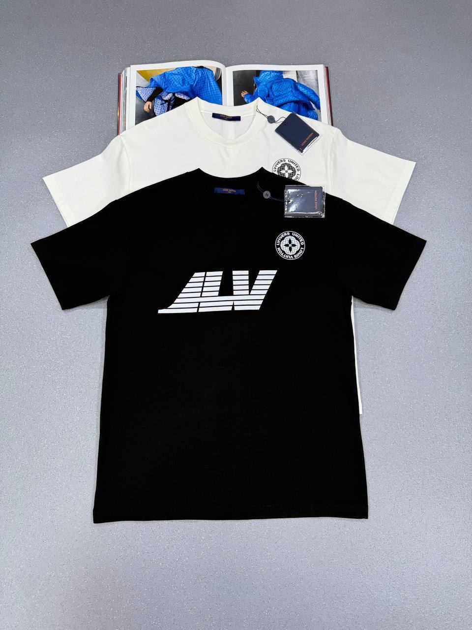 Louis Vuitton Lovers United Cotton Mens T-Shirts in 2 Colors UK Reps AAA Quality