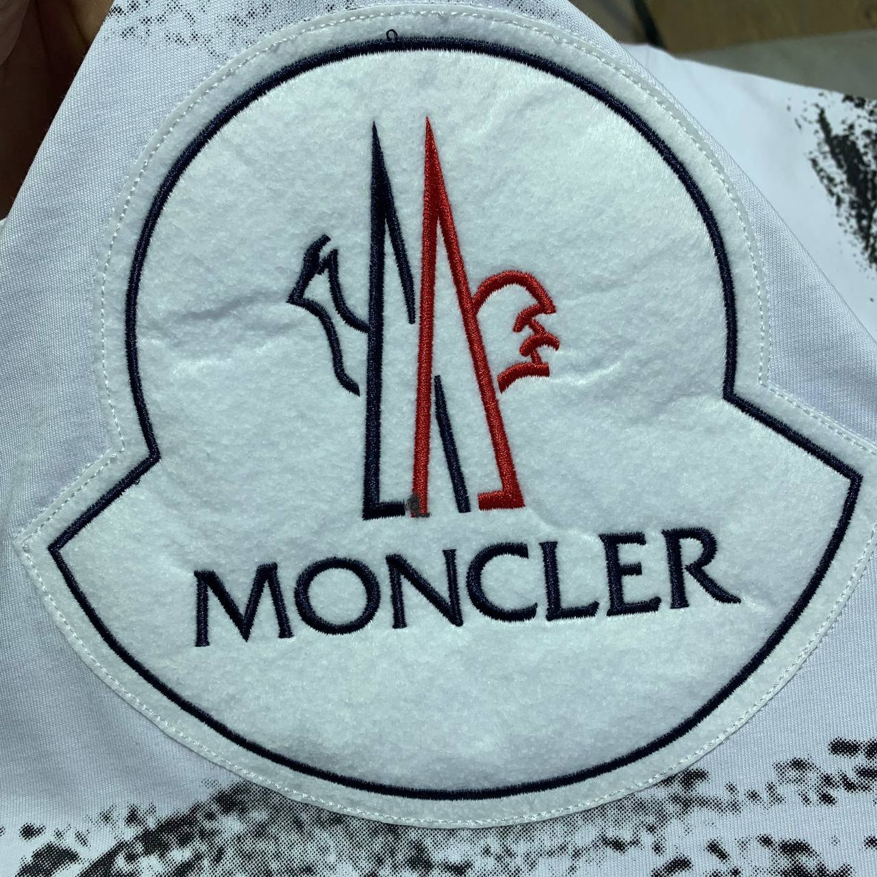 Moncler Logo-Print Cotton T-Shirt Mens in 2 Colors UK Reps AAA Quality
