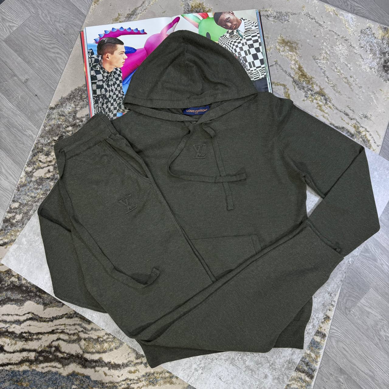 Louis Vuitton Logo Hooded Solid Tracksuit Mens in 2 Colors Best Sale UK Reps AAA Quality