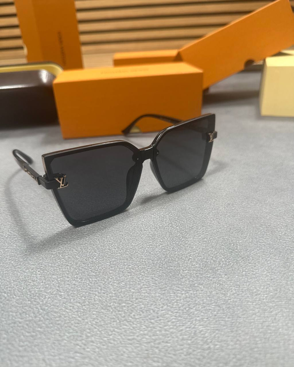 Louis Vuitton Black Frame Sunglasses For Women's