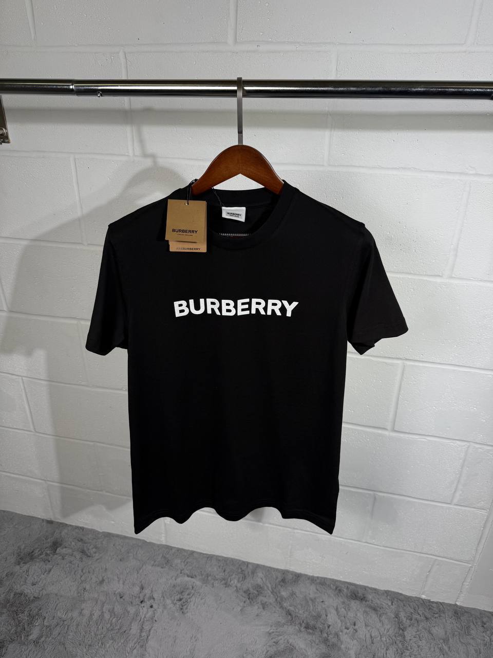 Burberry Logo-Print Cotton T-shirts & Shorts Set Mens in Multiple Colors Best Sale UK Reps AAA Quality
