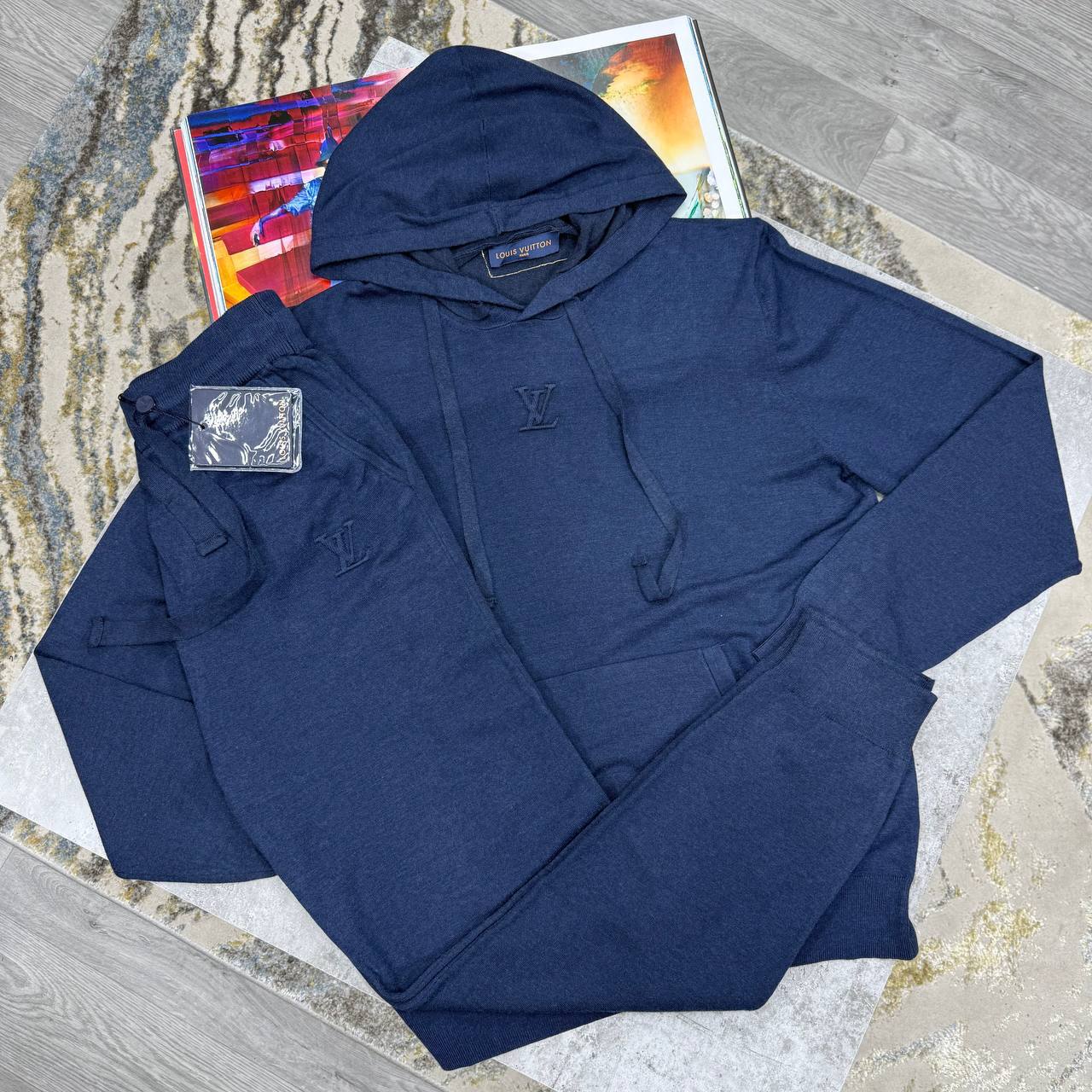 Louis Vuitton Logo Hooded Solid Tracksuit Mens in 2 Colors Best Sale UK Reps AAA Quality