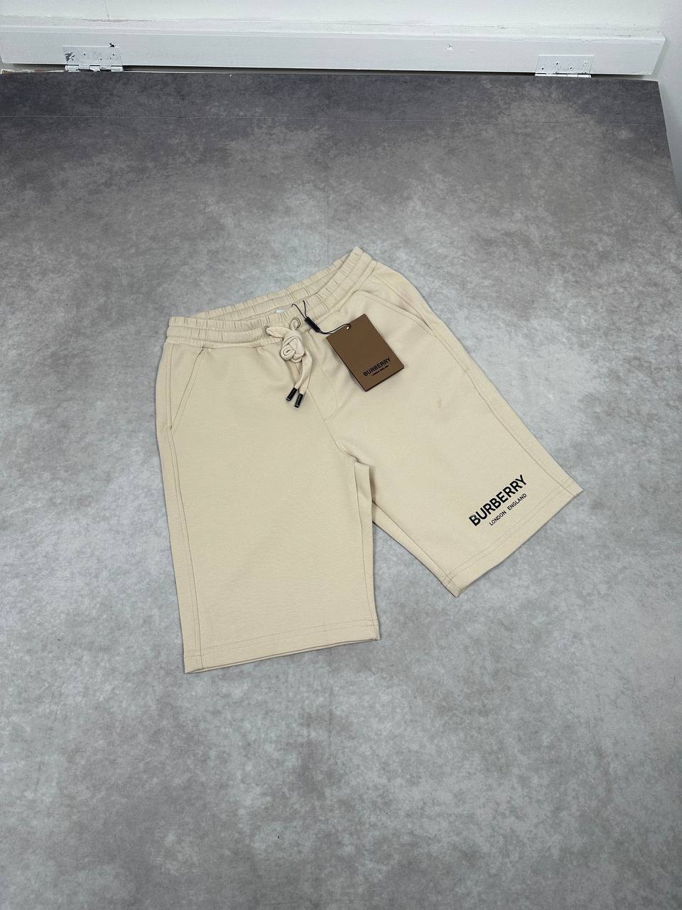Burberry Logo Print Shorts Men's Straight-Leg Mid-Length UK Reps Sale AAA Quality