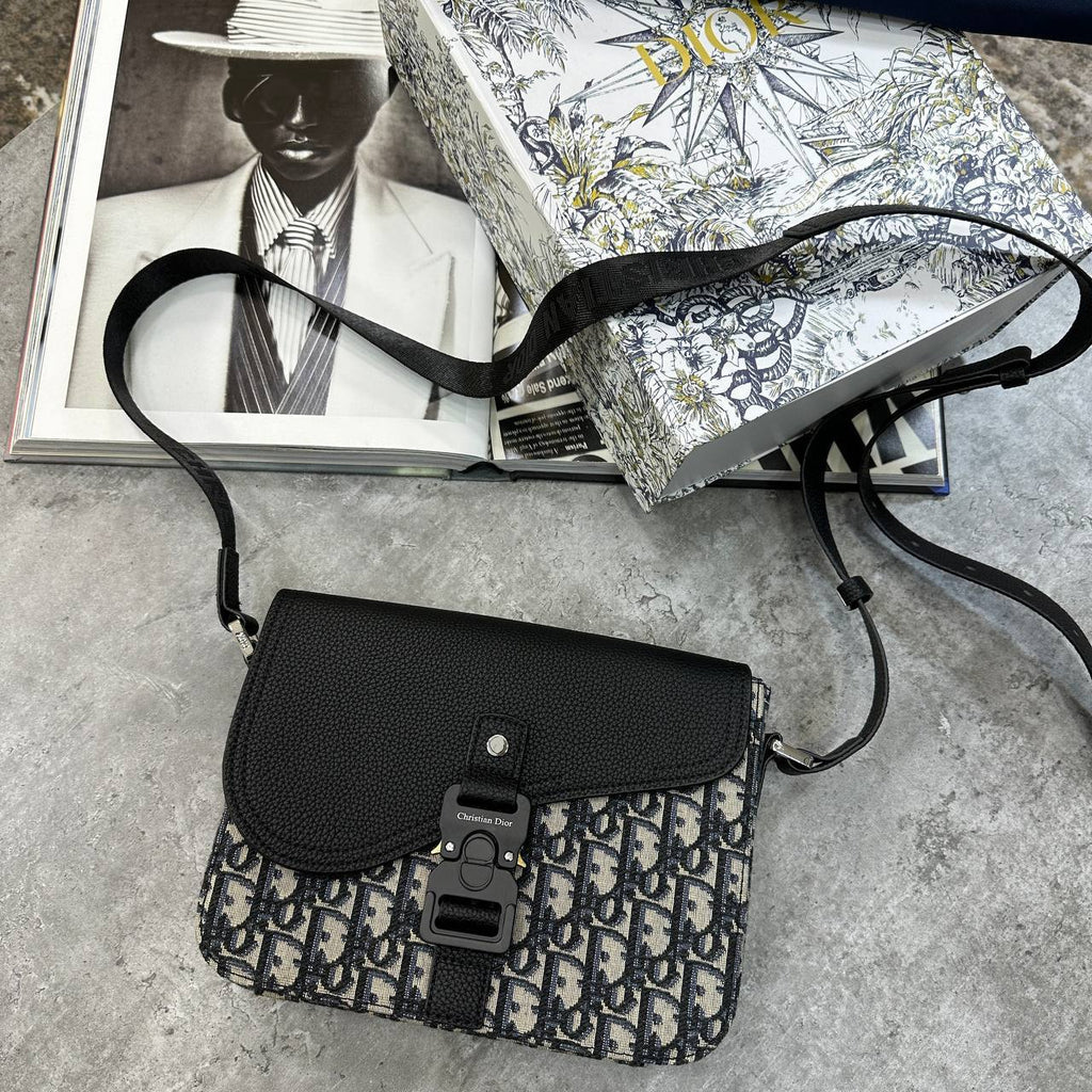 Christian Dior Signature Asymmetrical Messenger Bags Mens UK Reps AAA Quality