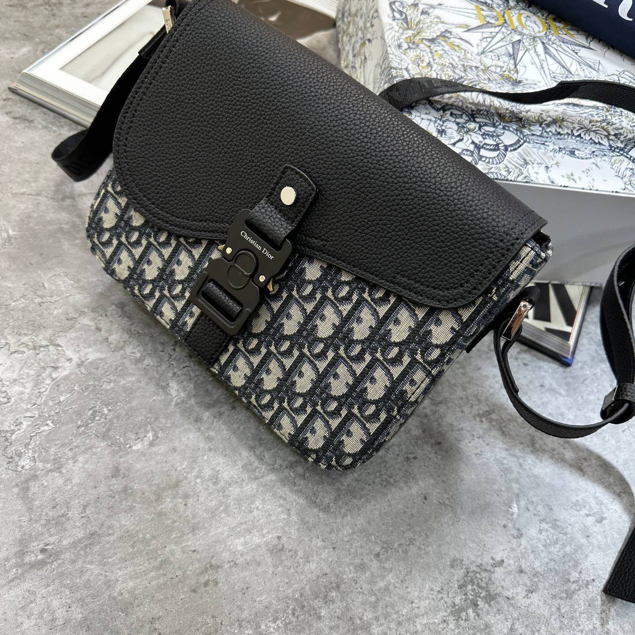 Christian Dior Signature Asymmetrical Messenger Bags Mens UK Reps AAA Quality