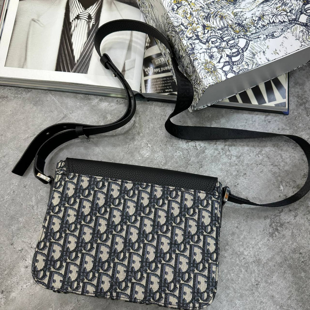 Christian Dior Signature Asymmetrical Messenger Bags Mens UK Reps AAA Quality
