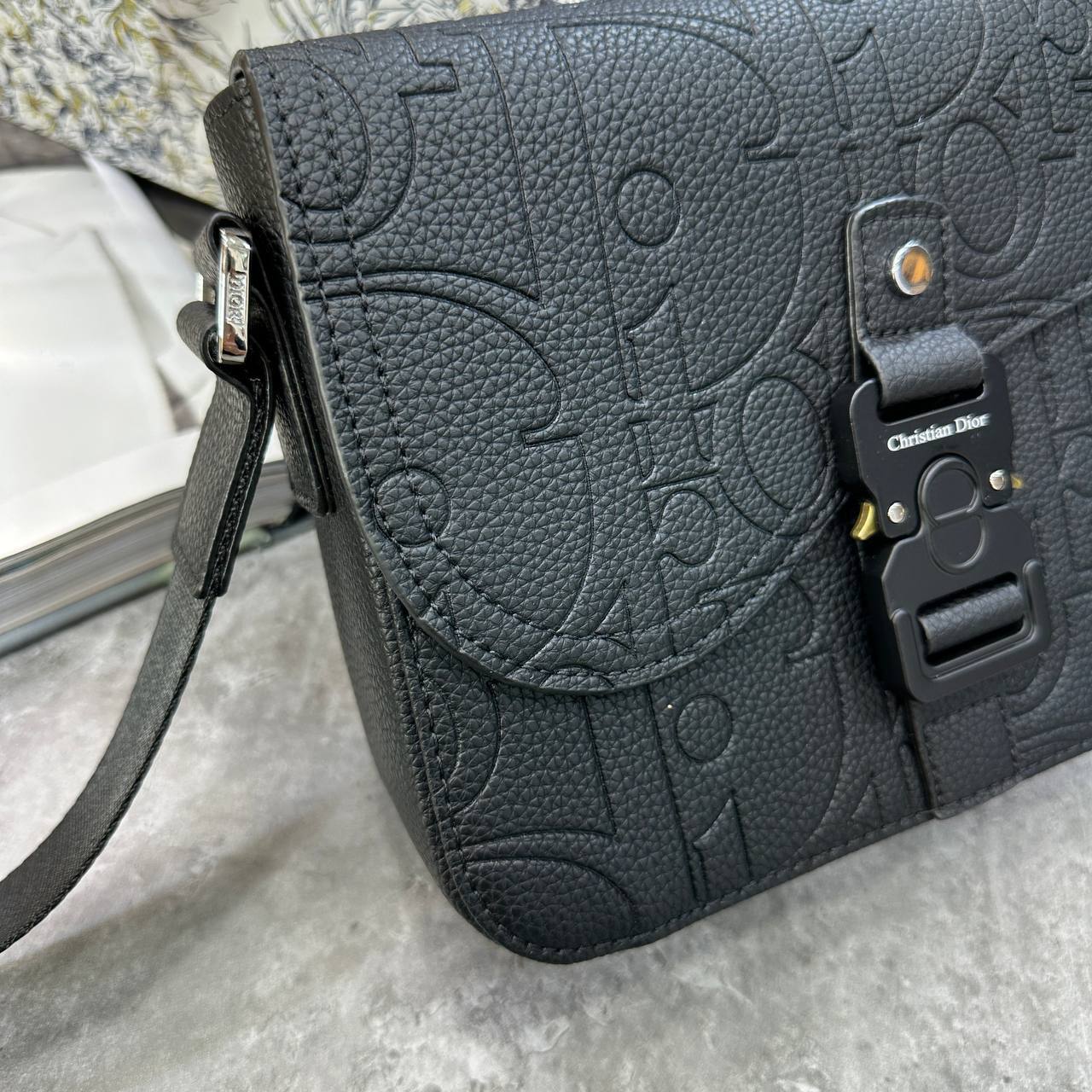 Christian Dior Black Gravity Messenger Bags Mens UK Reps AAA Quality