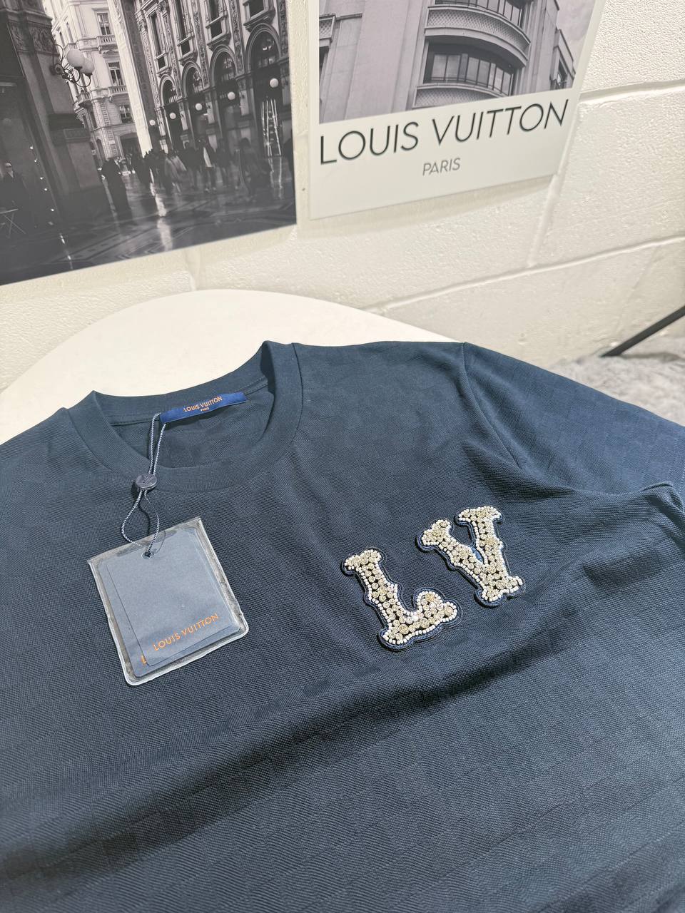 Louis Vuitton Embroidered Ready to Wear T-Shirts Mens in Multiple Colors UK Reps AAA Quality