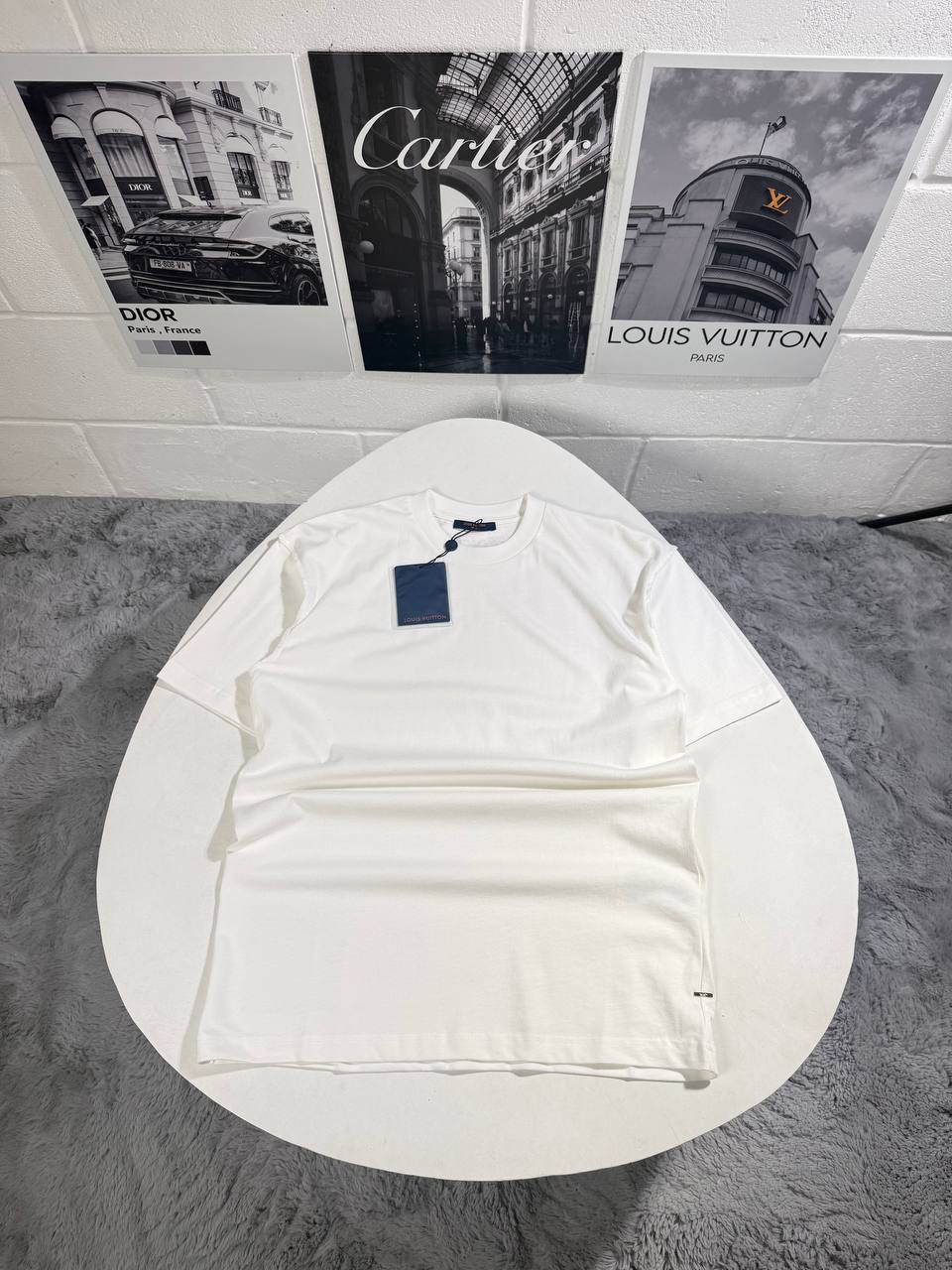 Louis Vuitton Patch Logo T-Shirts Mens in 2 Colors UK Reps AAA Quality