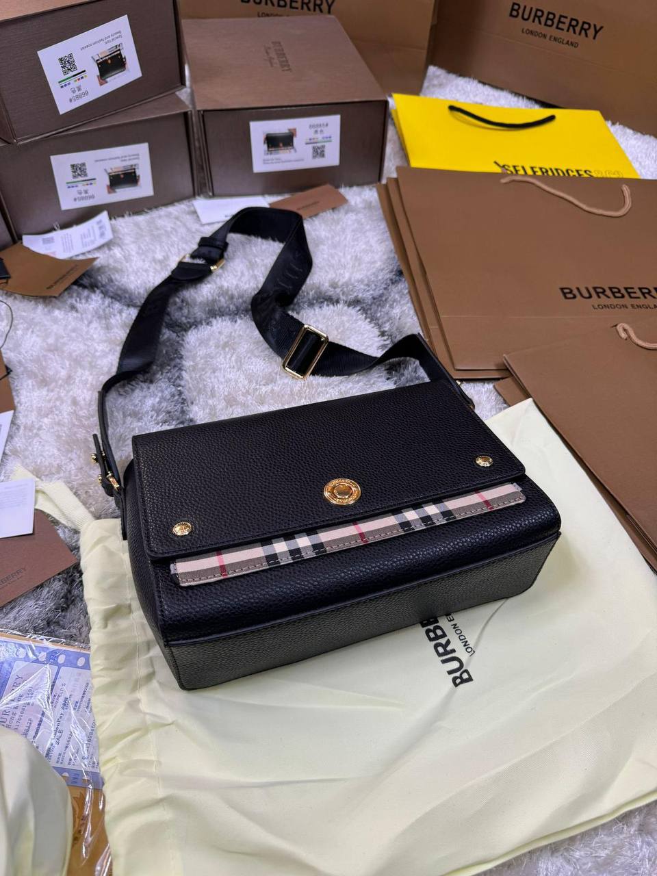 Burberry Vintage Check Note Shoulder Bag Womens in Black Color UK Reps AAA Quality
